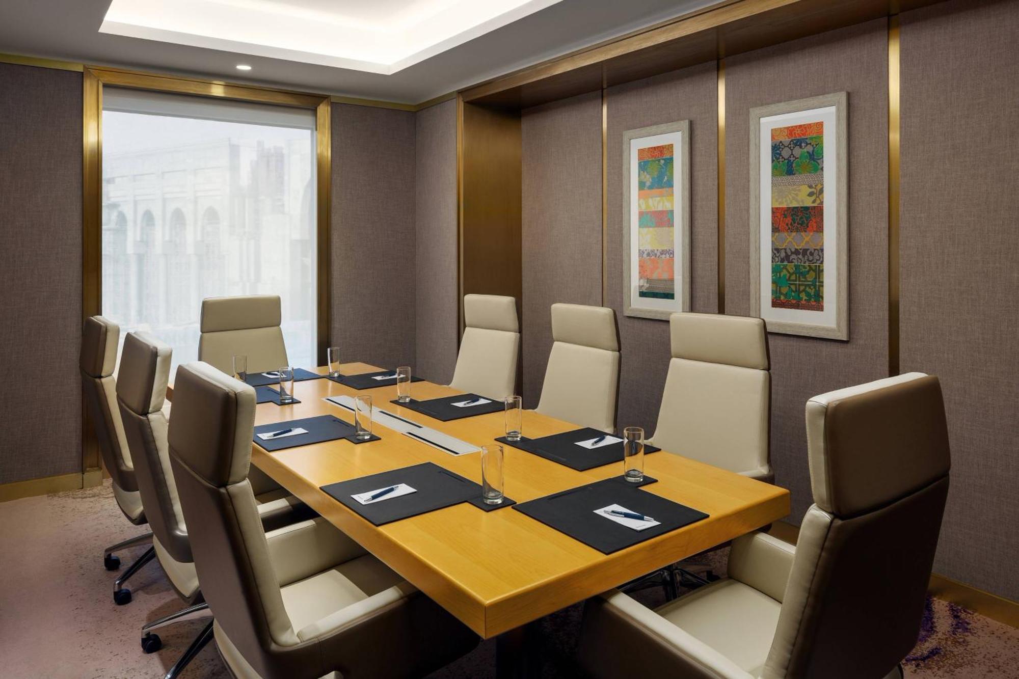 מכה Sheraton Makkah Jabal Al Kaaba Hotel מראה חיצוני תמונה Boardroom at the Conrad Dubai